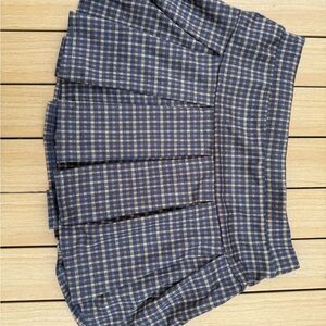 American Eagle Outfitters Plaid Mini Skirt (skort). Size Medium.